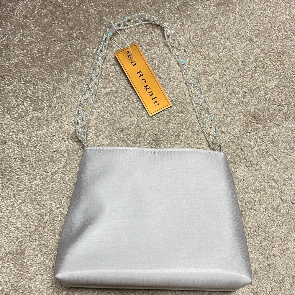 La Regale Silver Shoulder Bag Sleek Minimalist Design